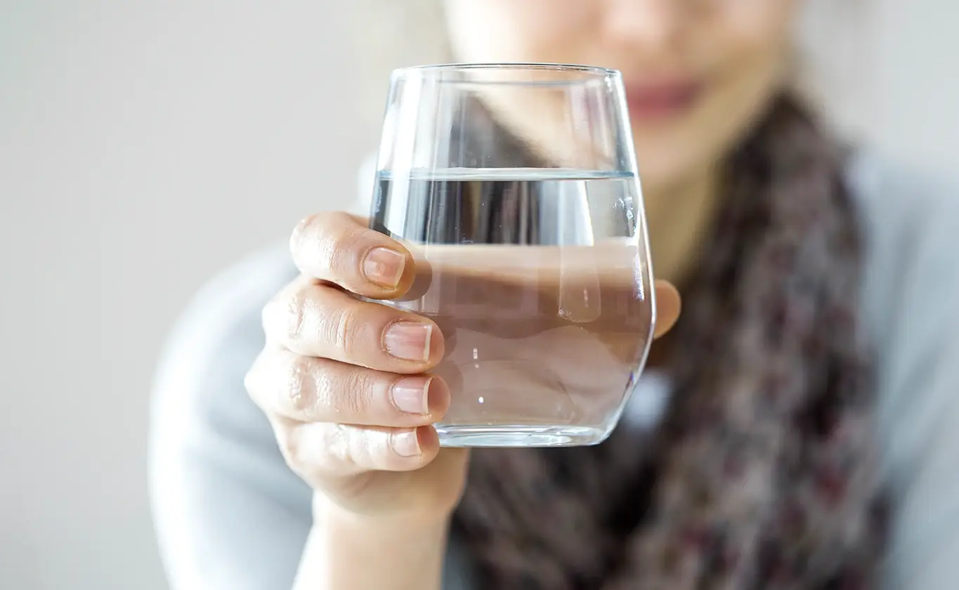 Culligan-Category-ShortFeatureModule-1365x840-HandGlass